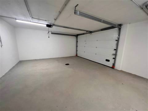 Moradia V2 novos localizada num condominio fechado- Alcantarilha