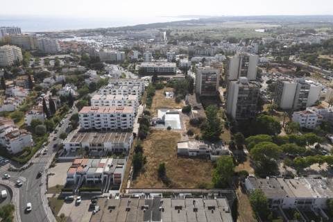 Excelente oportunidade - Terreno comercial, em Vilamoura