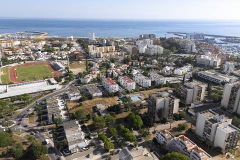 Excelente oportunidade - Terreno comercial, em Vilamoura