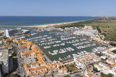 Excelente oportunidade - Terreno comercial, em Vilamoura