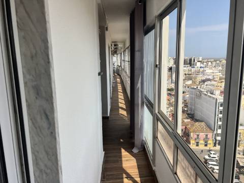 Apartamento T5+1 com Vista Mar e Ria Formosa - Centro de Faro