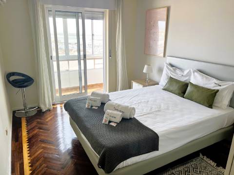 Apartamento T5+1 com Vista Mar e Ria Formosa - Centro de Faro