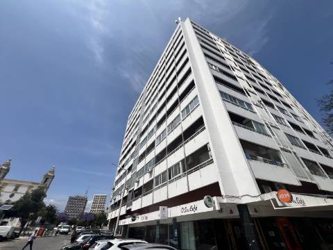 Apartamento T5+1 com Vista Mar e Ria Formosa - Centro de Faro