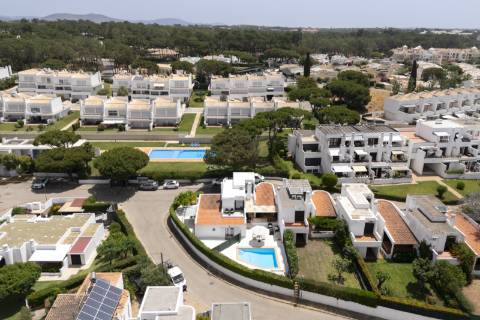 Esplêndida moradia geminada V4 - Vilamoura