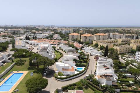 Esplêndida moradia geminada V4 - Vilamoura