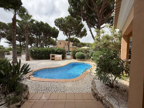 Moradia V4 - Almancil, arrendamento anual