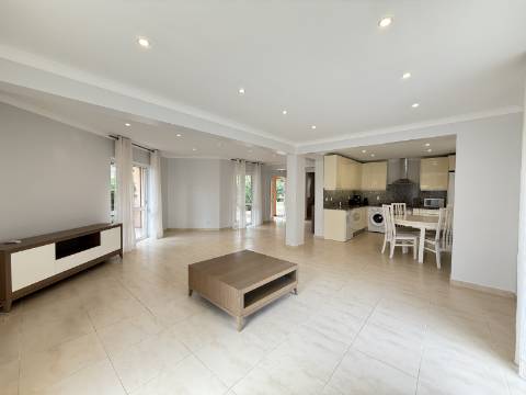 Moradia V4 - Almancil, arrendamento anual