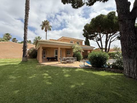 Moradia V4 - Almancil, arrendamento anual