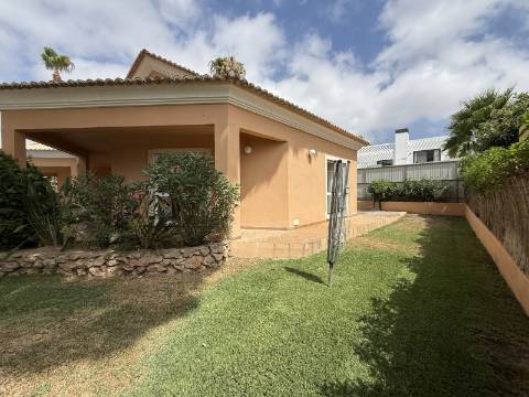 Moradia V4 - Almancil, arrendamento anual