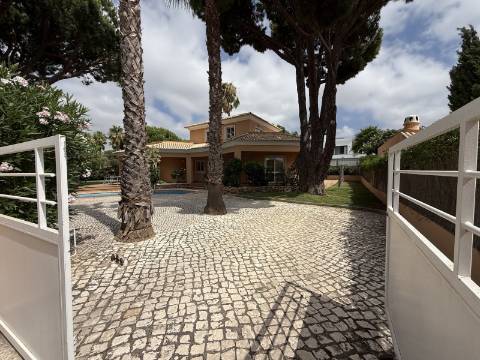 Moradia V4 - Almancil, arrendamento anual