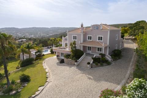 Moradia V5 - Vista Mar com Piscina e 12.710m² de Privacidade em Loulé