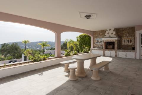 Moradia V5 - Vista Mar com Piscina e 12.710m² de Privacidade em Loulé