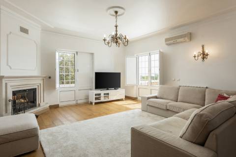 Moradia V5 - Vista Mar com Piscina e 12.710m² de Privacidade em Loulé