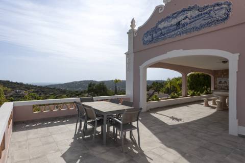 Moradia V5 - Vista Mar com Piscina e 12.710m² de Privacidade em Loulé