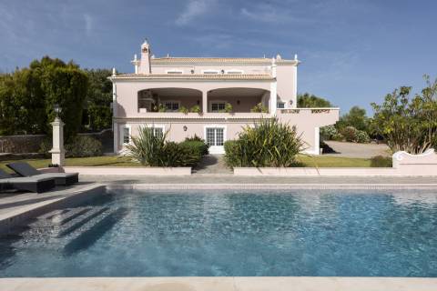 Moradia V5 - Vista Mar com Piscina e 12.710m² de Privacidade em Loulé