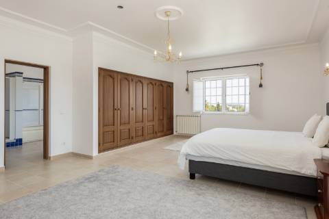 Moradia V5 - Vista Mar com Piscina e 12.710m² de Privacidade em Loulé