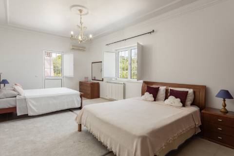 Moradia V5 - Vista Mar com Piscina e 12.710m² de Privacidade em Loulé