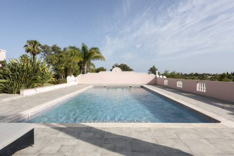 Moradia V5 - Vista Mar com Piscina e 12.710m² de Privacidade em Loulé
