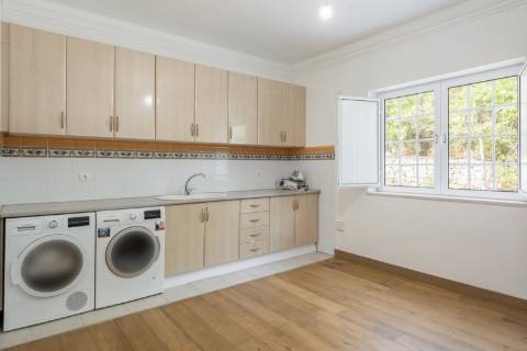 Moradia V5 - Vista Mar com Piscina e 12.710m² de Privacidade em Loulé