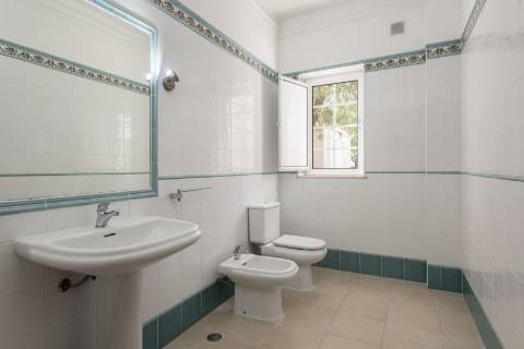 Moradia V5 - Vista Mar com Piscina e 12.710m² de Privacidade em Loulé