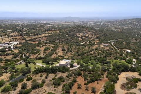 Moradia V5 - Vista Mar com Piscina e 12.710m² de Privacidade em Loulé