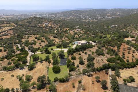 Moradia V5 - Vista Mar com Piscina e 12.710m² de Privacidade em Loulé