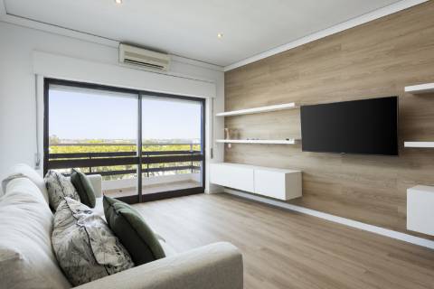 Apartamento T2 renovado Top Floor Vista Mar, Vilamoura