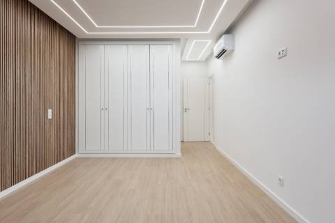 Apartamento T3 - Frente mar, Quarteira