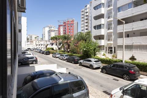 Apartamento T3 - Frente mar, Quarteira