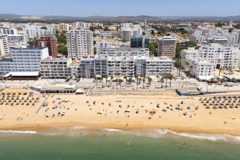 Apartamento T3 - Frente mar, Quarteira