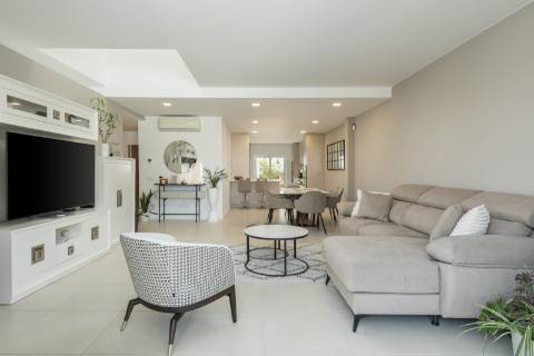 Moradia renovada V3 +1 com piscina privada - Branqueira