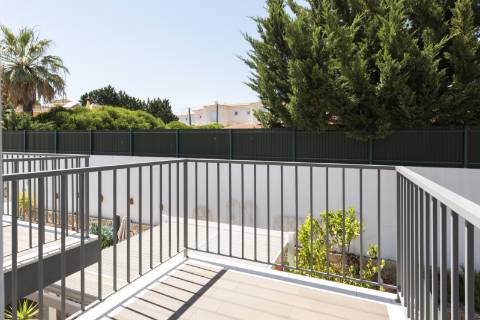 Moradia renovada V3 +1 com piscina privada - Branqueira