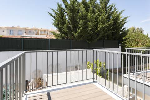 Moradia renovada V3 +1 com piscina privada - Branqueira