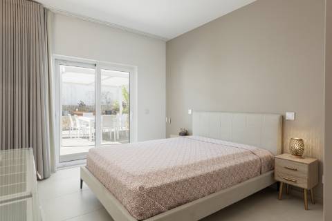 Moradia renovada V3 +1 com piscina privada - Branqueira