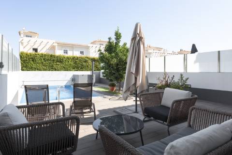 Moradia renovada V3 +1 com piscina privada - Branqueira