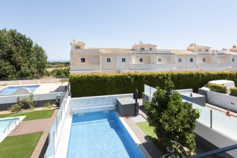 Moradia renovada V3 +1 com piscina privada - Branqueira