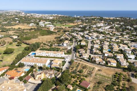 Moradia renovada V3 +1 com piscina privada - Branqueira