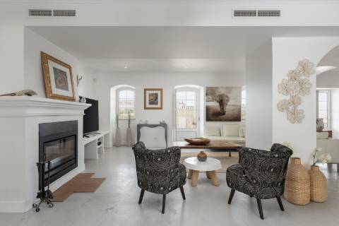 Moradia de Prestígio com 7 Quartos em Santa Bárbara de Nexe