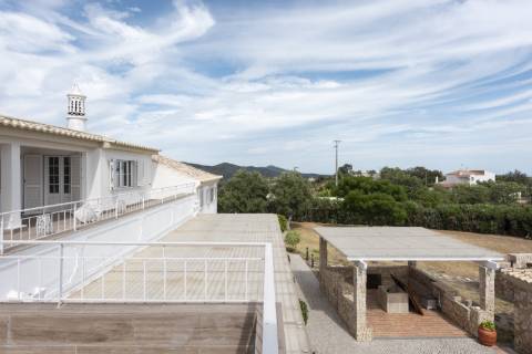 Moradia de Prestígio com 7 Quartos em Santa Bárbara de Nexe