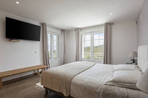 Moradia de Prestígio com 7 Quartos em Santa Bárbara de Nexe