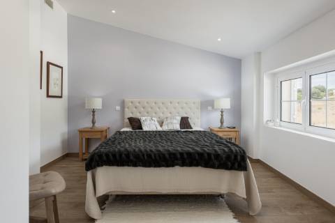 Moradia de Prestígio com 7 Quartos em Santa Bárbara de Nexe