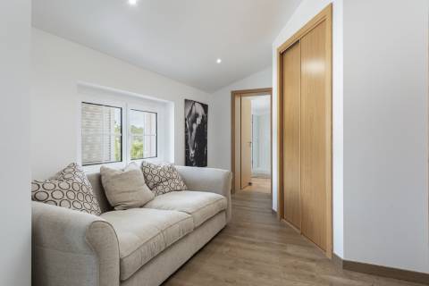 Moradia de Prestígio com 7 Quartos em Santa Bárbara de Nexe