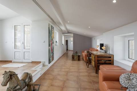 Moradia de Prestígio com 7 Quartos em Santa Bárbara de Nexe