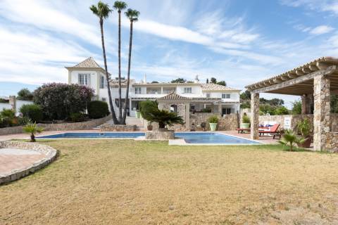 Moradia de Prestígio com 7 Quartos em Santa Bárbara de Nexe