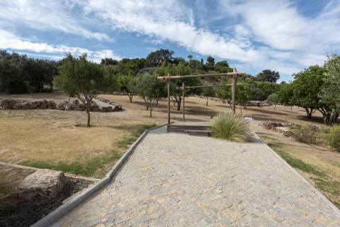 Moradia de Prestígio com 7 Quartos em Santa Bárbara de Nexe