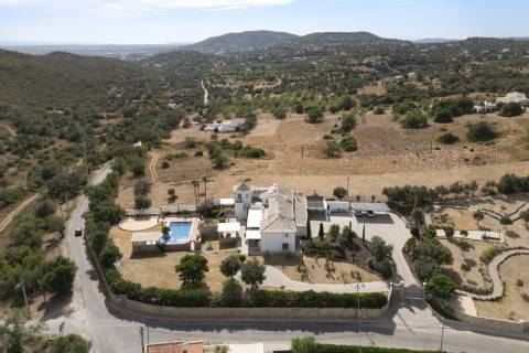Moradia de Prestígio com 7 Quartos em Santa Bárbara de Nexe