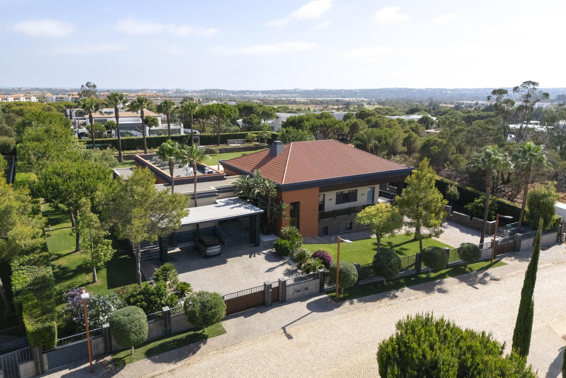 Moradia excecional na prestigiada zona de Pinhal Velho, Vilamoura