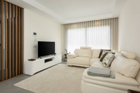 Moradia nova geminada V3 em condomínio privado - Vilamoura