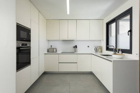 Moradia nova geminada V3 em condomínio privado - Vilamoura