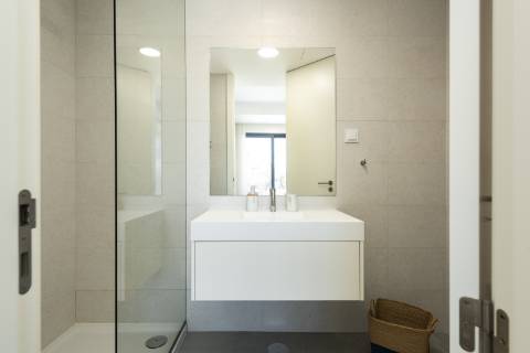 Moradia nova geminada V3 em condomínio privado - Vilamoura